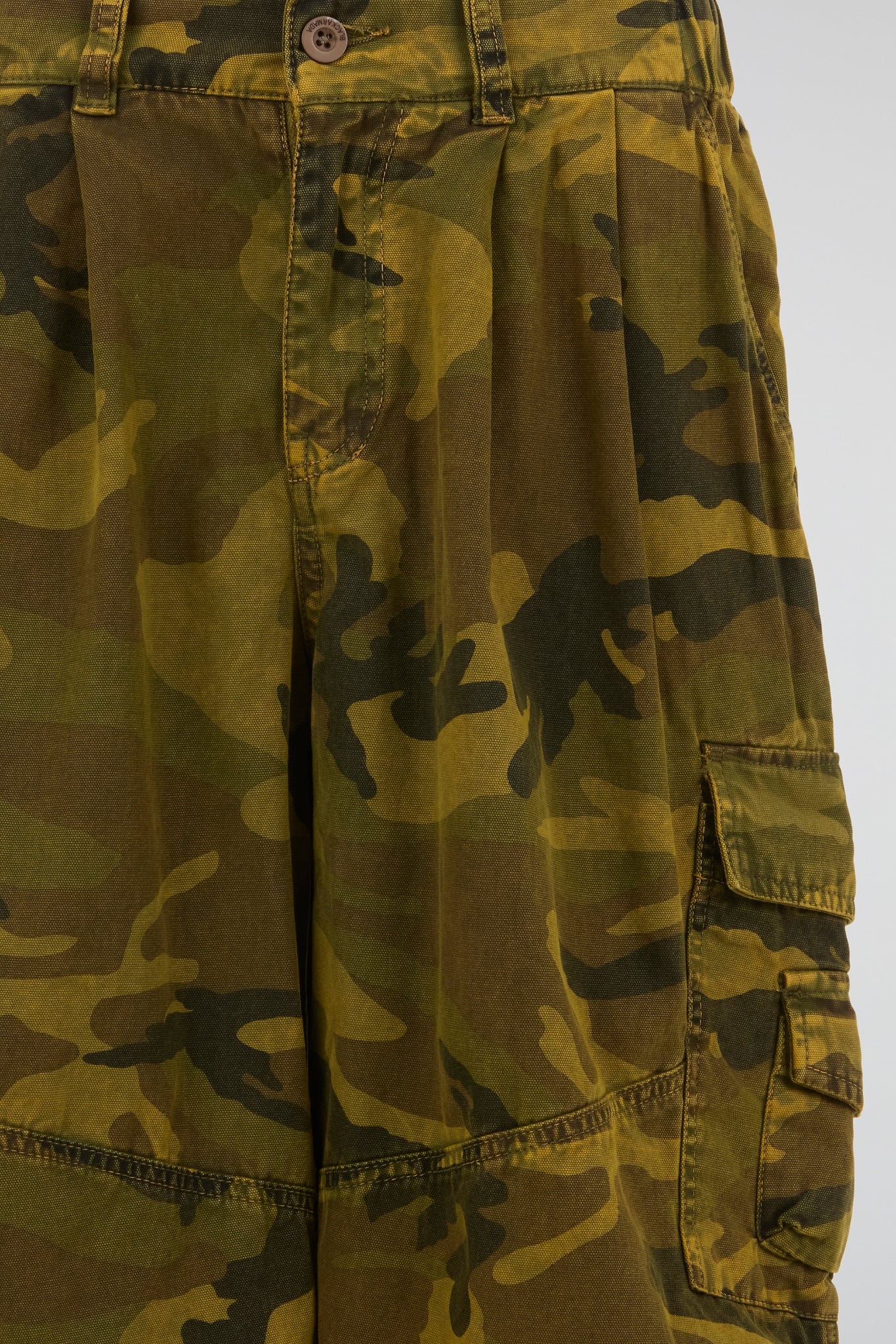 DUMIST - LONG CARGO KHAKI CAMO SHORTS