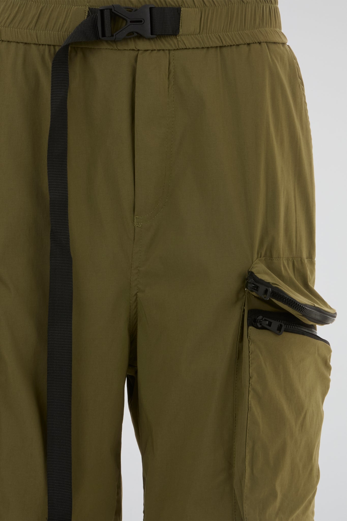DUMIST - KHAKI CARGO TECH SHORTS CLIP CLOSURE