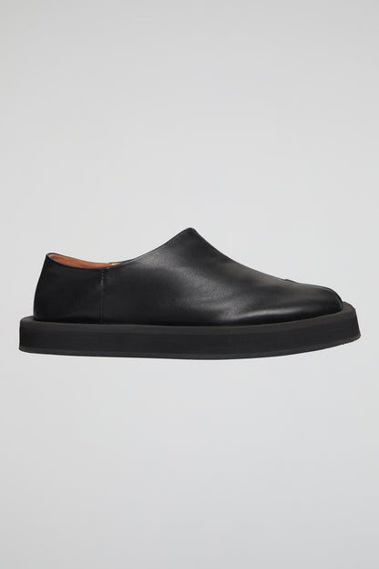 DUMIST KOREA BLACK LEATHER MULES