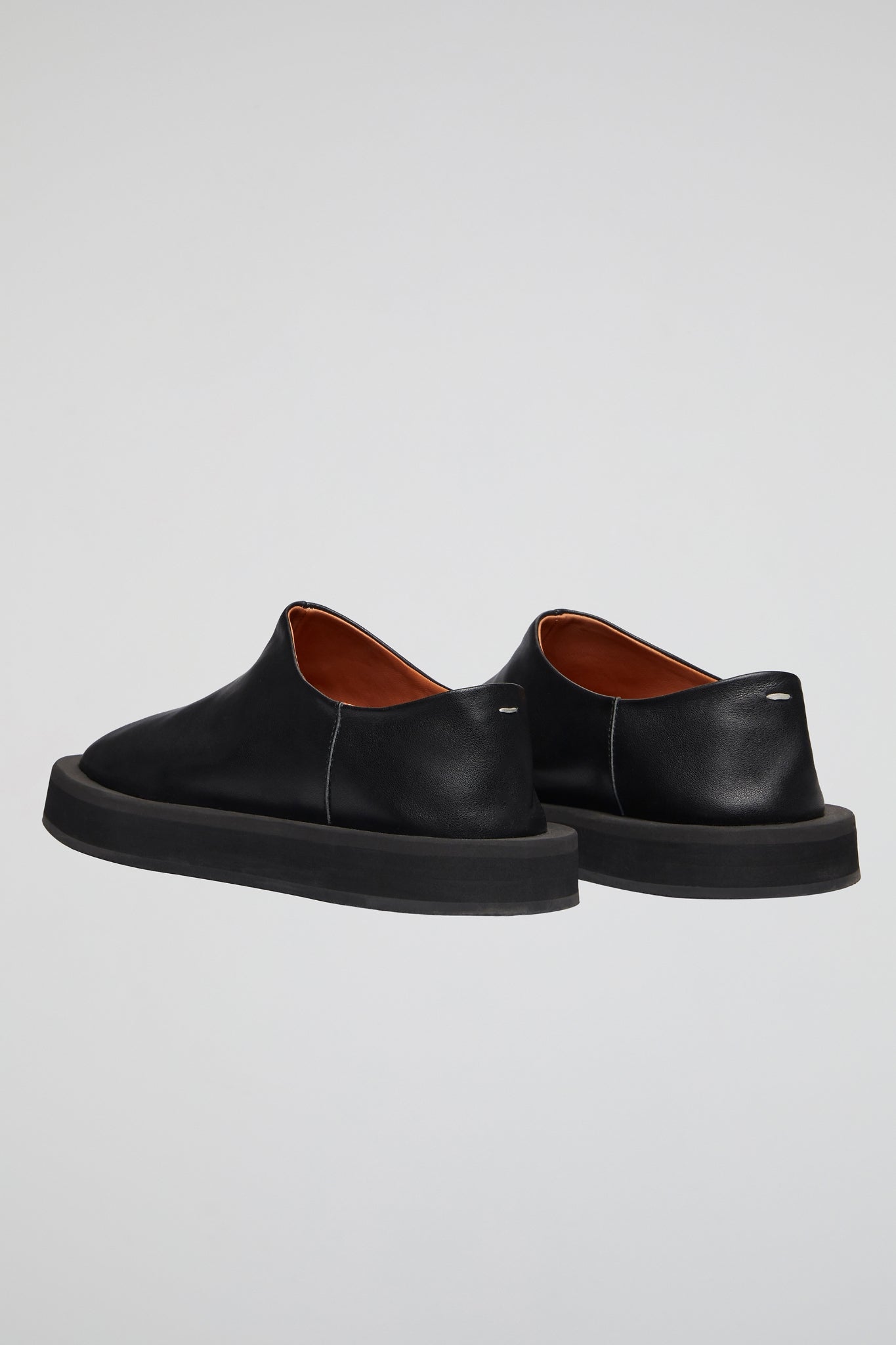 DUMIST KOREA BLACK LEATHER MULES