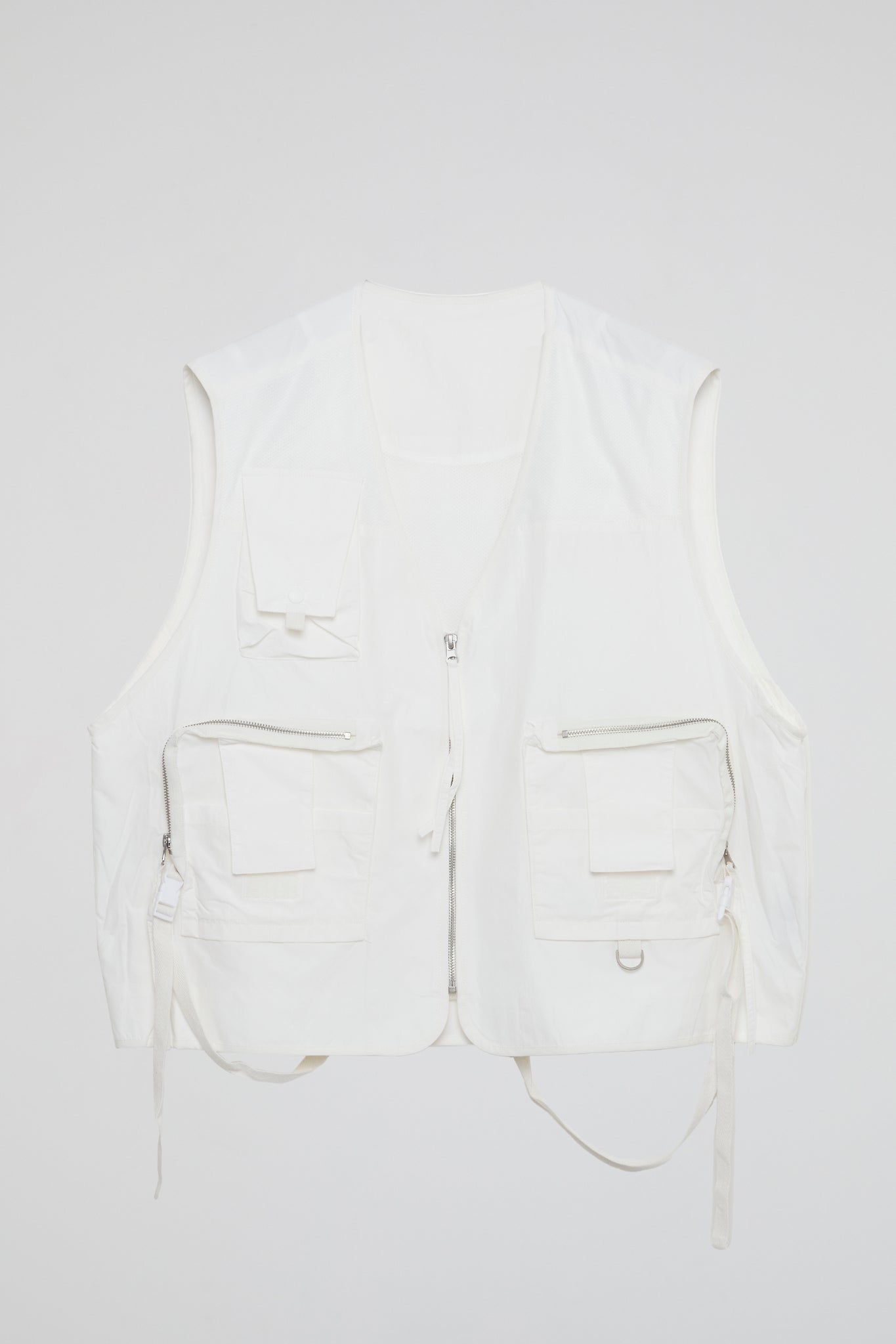 DUMIST KOREA WHITE CHEST VEST