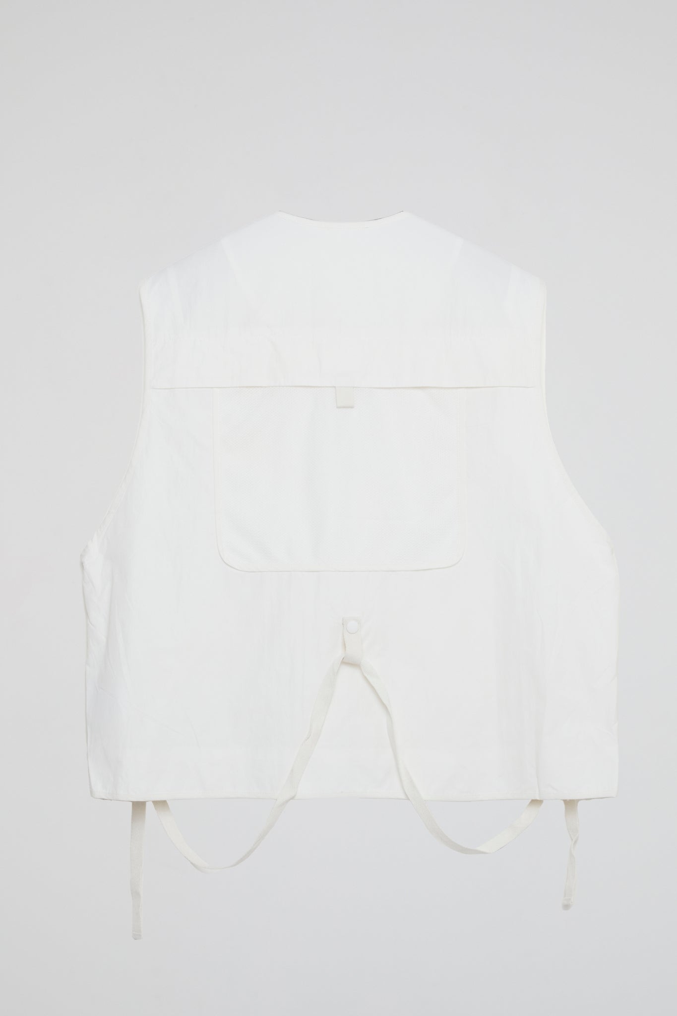 DUMIST KOREA WHITE CHEST VEST