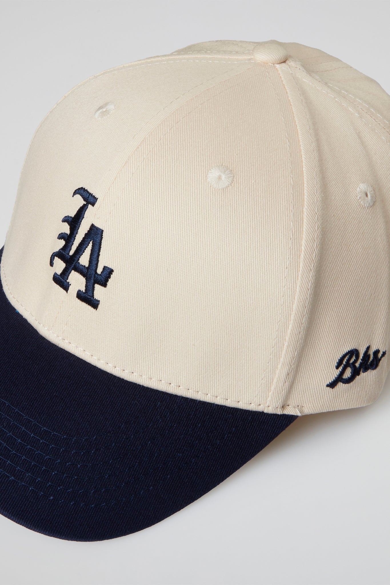 BHYPE HAT 2025 BEIGE NAVY BLUE LA