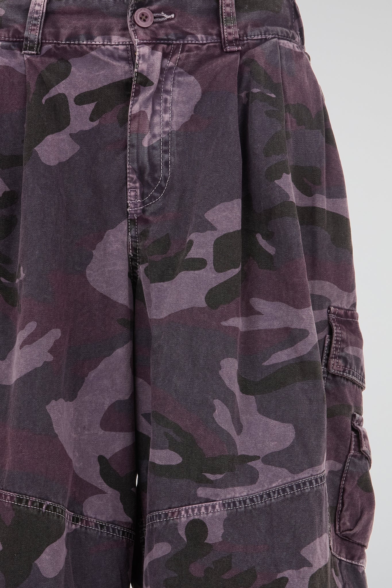 DUMIST - LONG CARGO PURPLE CAMO SHORTS