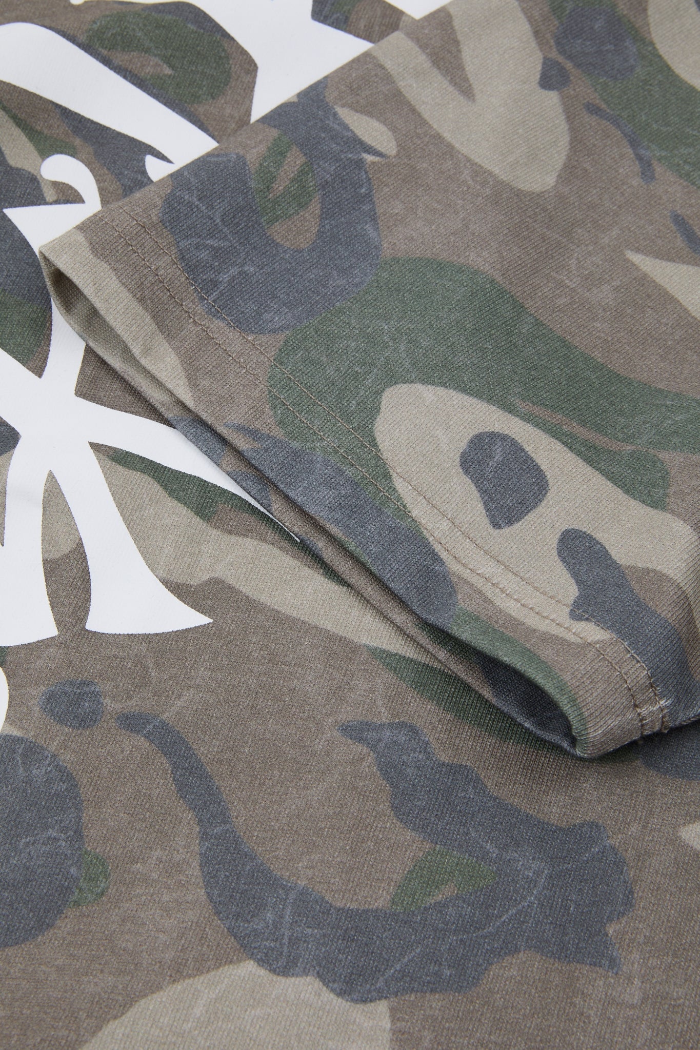 BHYPE CAMO SKELETON NY RIB CAGE BOXY TEE