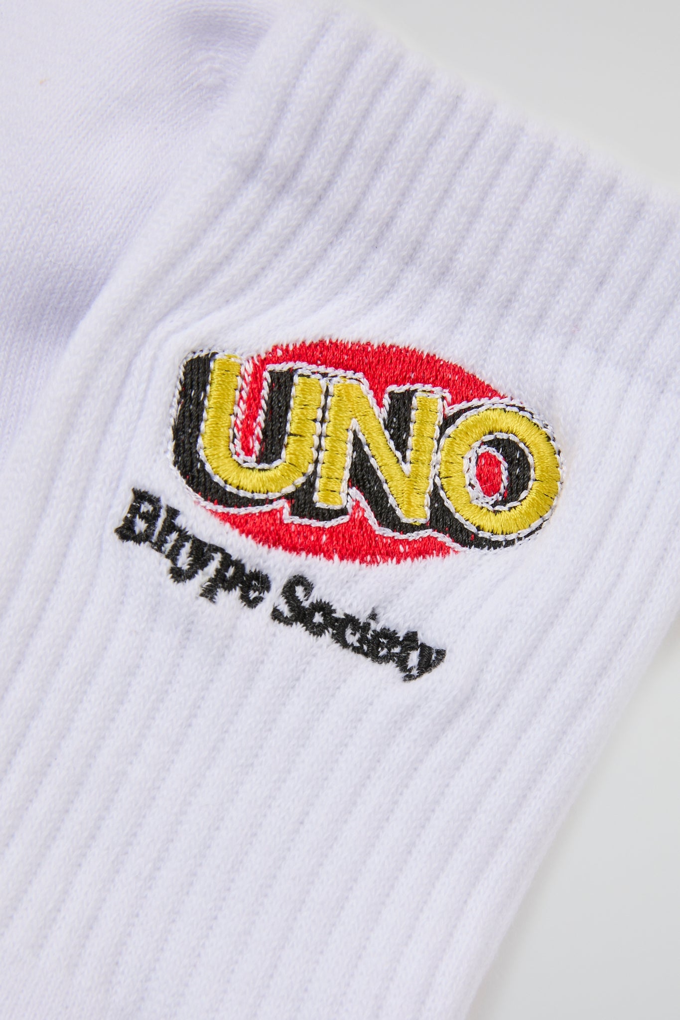 BHYPE x UNO® LOGO EMBROIDERED CREW SOCKS – WHITE